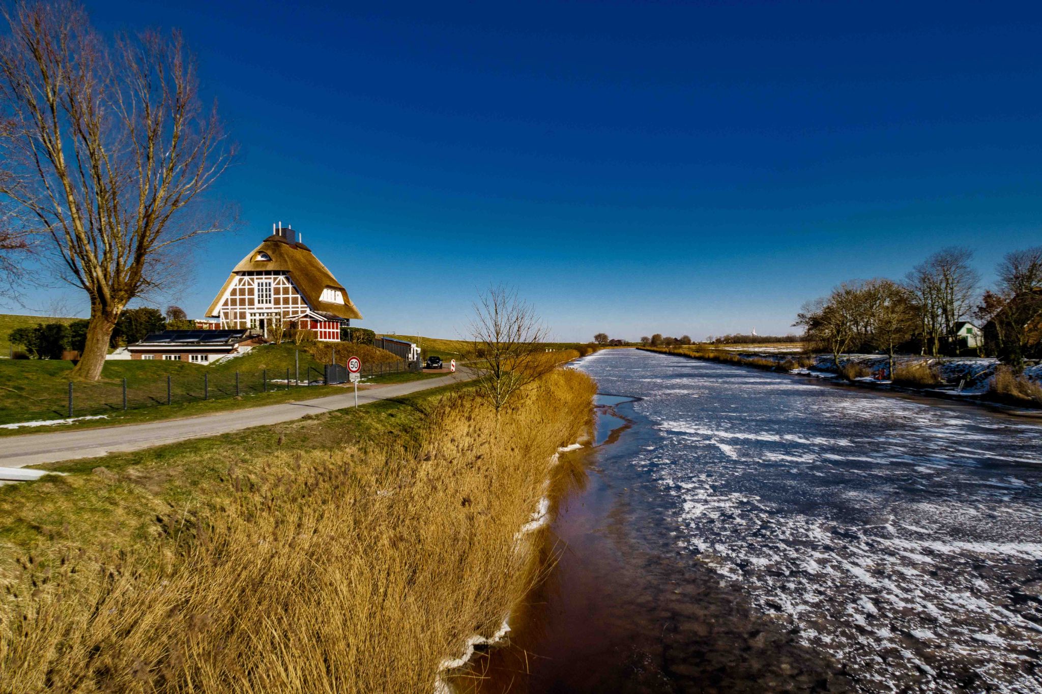 Eis auf dem Hadelner Kanal